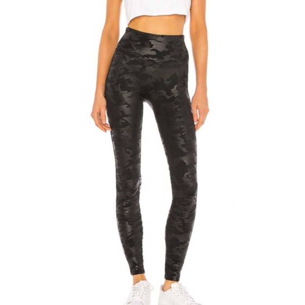 SPANX Women's Camo Print Faux Leather Metallic Leggings in Black Camo Pattern